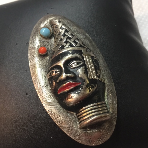 Sterling tribal brooch. Old Jewelry - Funky TRIBAL FACE. Brooch. With colored stone details. OLD RARE.